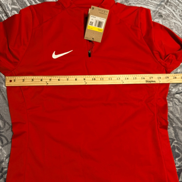 Nike Women's Storm-Fit 1/4 Zip Top Red Small NWT - Picture 10 of 16